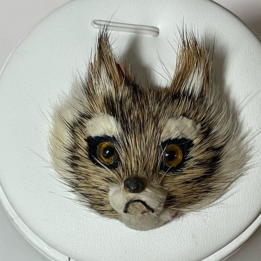 Swedish Vintage 1970s Handcrafted Värmland Raccoon Wolf Animal Head Brooch Fur‌ - Picture 3 of 6